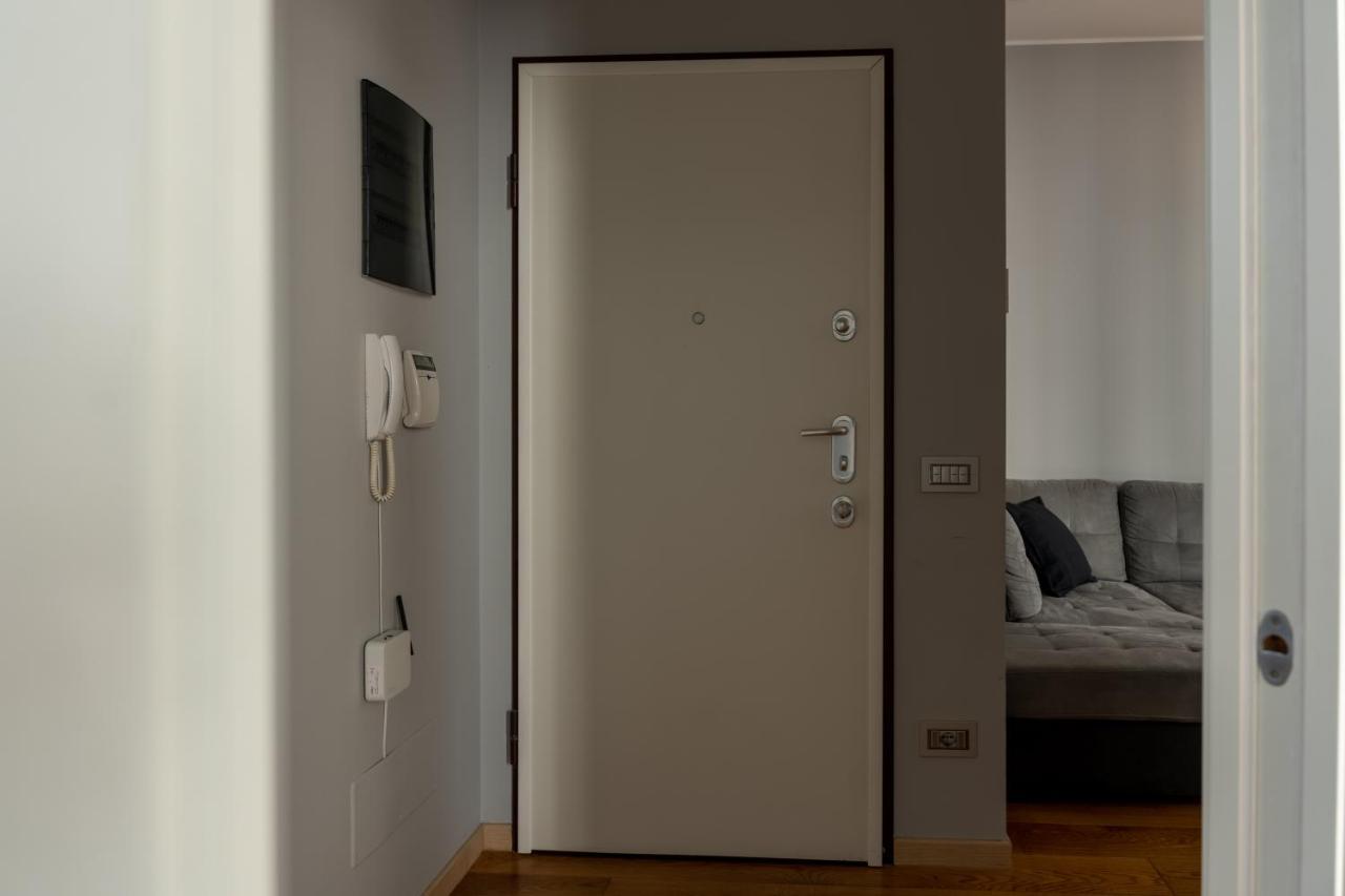 5 Min Duomo Luxury Home In Brera Design District Mailand Exterior foto